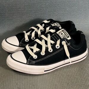Converse Chuck Taylor Street Little Kid Sneakers Black/White Kid’s Size 2